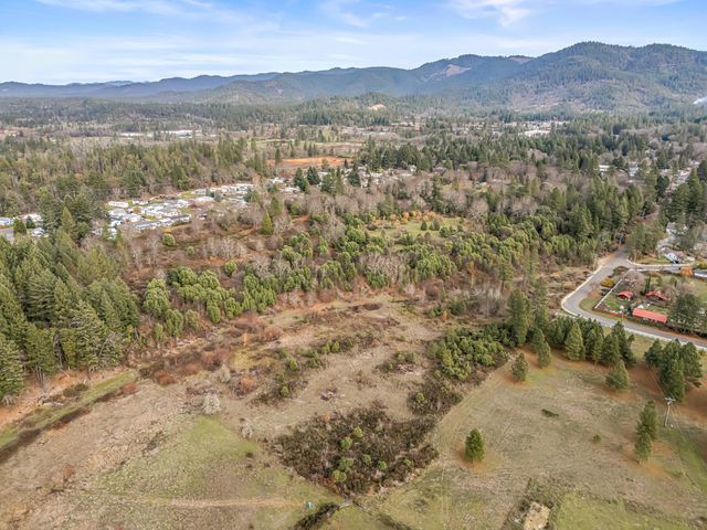 620 W River Street, Cave Junction, OR 97523