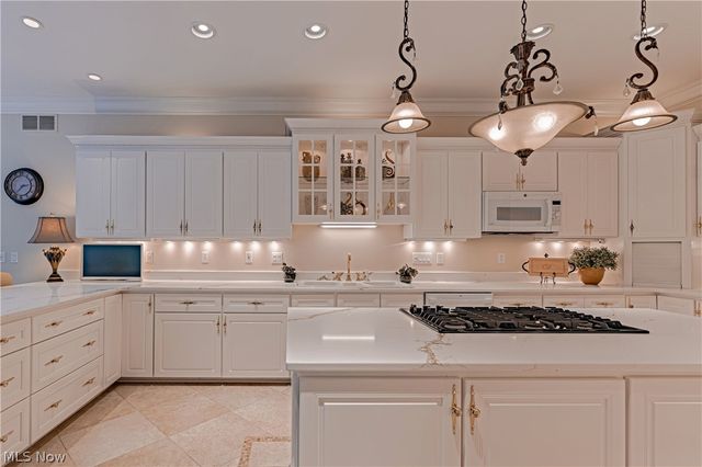 16770 Staffordshire Court, Chagrin Falls, OH 44023