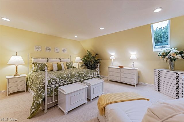 16770 Staffordshire Court, Chagrin Falls, OH 44023