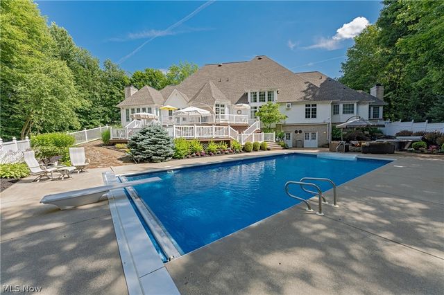 16770 Staffordshire Court, Chagrin Falls, OH 44023