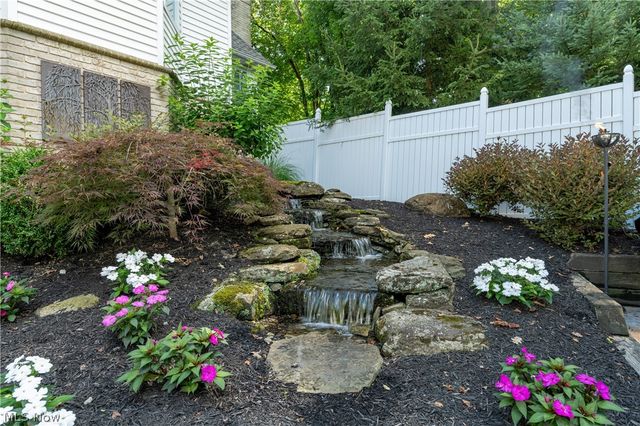 16770 Staffordshire Court, Chagrin Falls, OH 44023