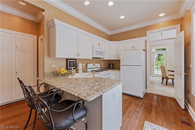 16770 Staffordshire Court, Chagrin Falls, OH 44023