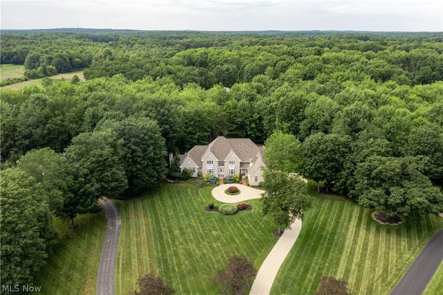 16770 Staffordshire Court, Chagrin Falls, OH 44023