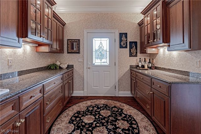 16770 Staffordshire Court, Chagrin Falls, OH 44023