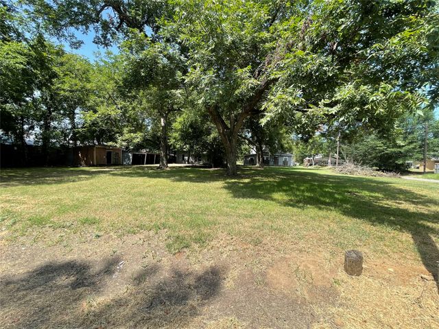 317 SE 6th, Paris, TX 75460