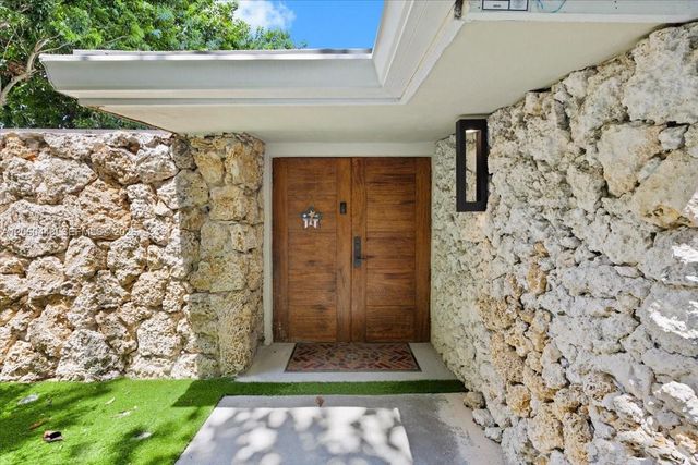 4344 S Douglas Road, Miami, FL 33133