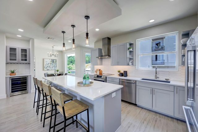 4300 Mansfield Dam RD 1221, Austin, TX 78734