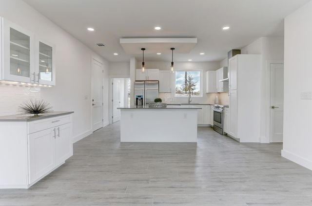 4300 Mansfield Dam RD 1221, Austin, TX 78734