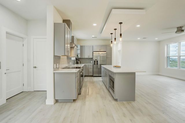 4300 Mansfield Dam RD 1221, Austin, TX 78734