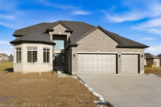 35701 Strongford Drive, New Baltimore, MI 48047