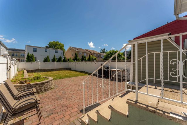 32 ARLINGTON BLVD, North Arlington, NJ 07031
