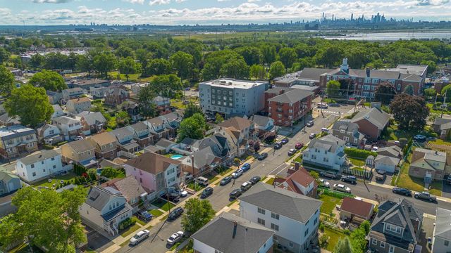 32 ARLINGTON BLVD, North Arlington, NJ 07031
