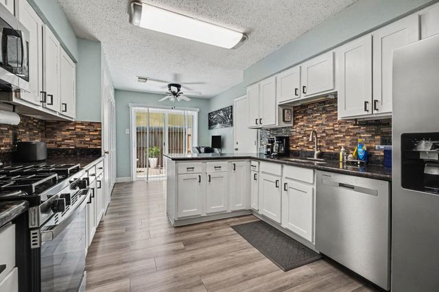 502 Magnolia Circle, League City, TX 77573