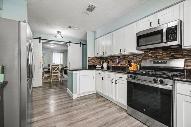 502 Magnolia Circle, League City, TX 77573