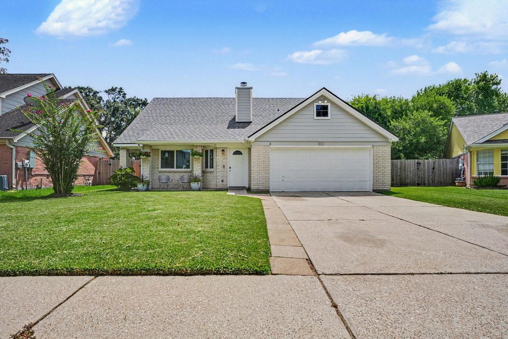 502 Magnolia Circle, League City, TX 77573