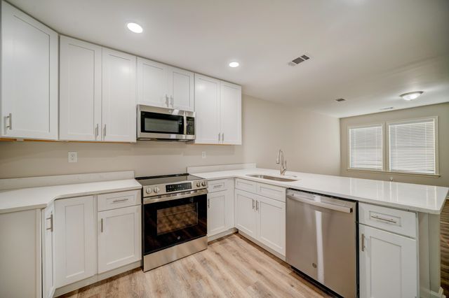 5030 BRECKENWOOD DR, Memphis, TN 38127