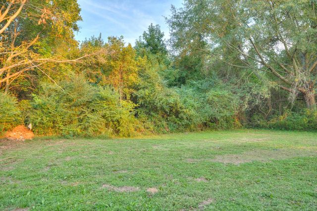 5030 BRECKENWOOD DR, Memphis, TN 38127