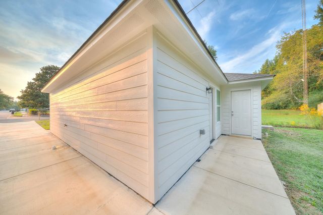 5030 BRECKENWOOD DR, Memphis, TN 38127