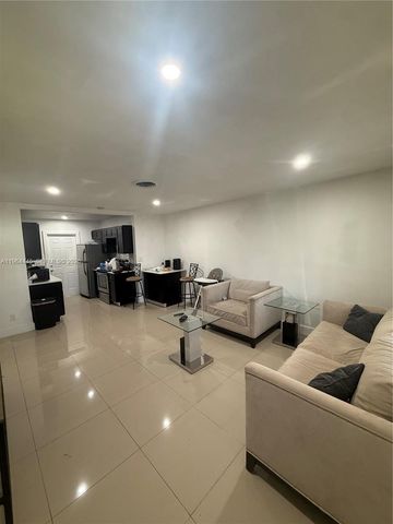 310 NE 38th St, Deerfield Beach, FL 33064