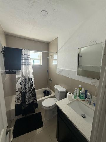 310 NE 38th St, Deerfield Beach, FL 33064