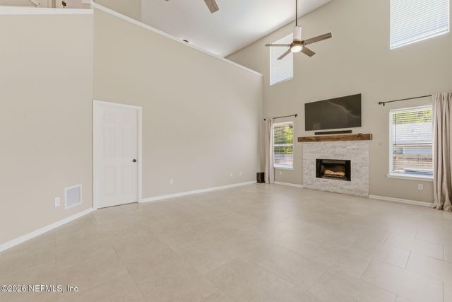 811 HICKORY KNOLLS Drive, Green Cove Springs, FL 32043