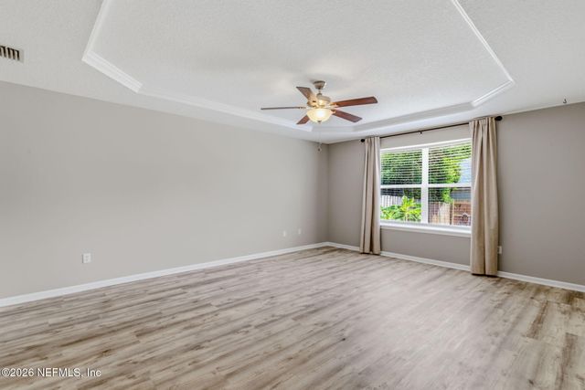 811 HICKORY KNOLLS Drive, Green Cove Springs, FL 32043