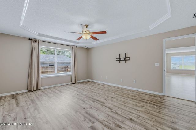 811 HICKORY KNOLLS Drive, Green Cove Springs, FL 32043