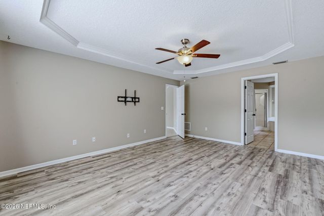 811 HICKORY KNOLLS Drive, Green Cove Springs, FL 32043