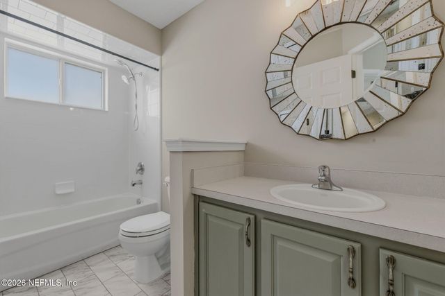 811 HICKORY KNOLLS Drive, Green Cove Springs, FL 32043