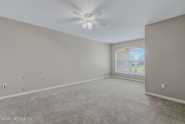 811 HICKORY KNOLLS Drive, Green Cove Springs, FL 32043