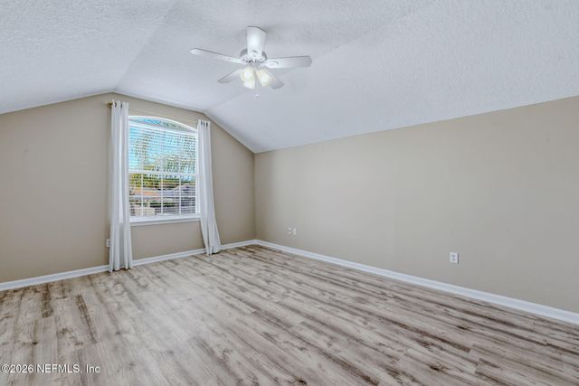 811 HICKORY KNOLLS Drive, Green Cove Springs, FL 32043