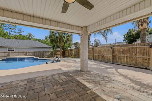 811 HICKORY KNOLLS Drive, Green Cove Springs, FL 32043