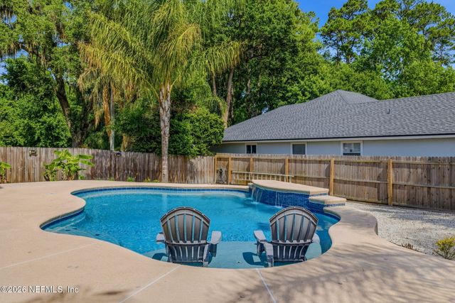 811 HICKORY KNOLLS Drive, Green Cove Springs, FL 32043