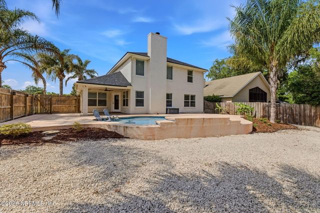 811 HICKORY KNOLLS Drive, Green Cove Springs, FL 32043