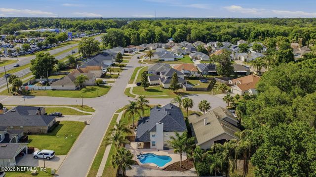 811 HICKORY KNOLLS Drive, Green Cove Springs, FL 32043