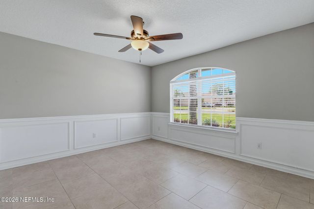 811 HICKORY KNOLLS Drive, Green Cove Springs, FL 32043