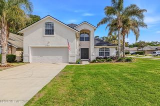811 HICKORY KNOLLS Drive, Green Cove Springs, FL 32043