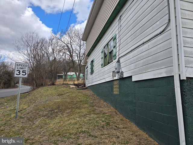 959 GOLF COURSE RD, Martinsburg, WV 25404