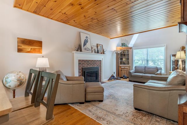 59 Stratham Green Road, Stratham, NH 03885
