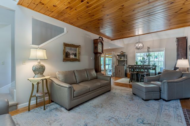 59 Stratham Green Road, Stratham, NH 03885