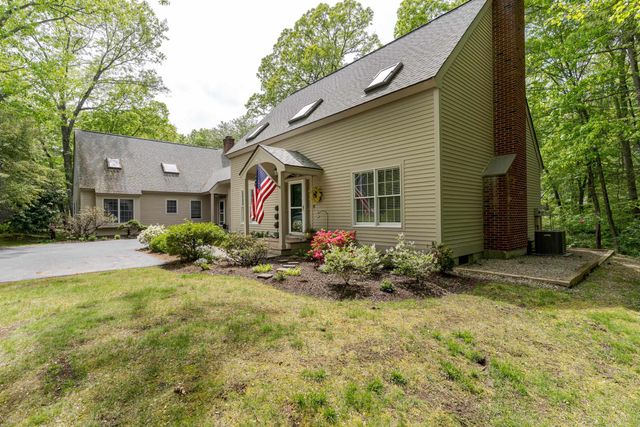 59 Stratham Green Road, Stratham, NH 03885