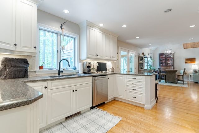 59 Stratham Green Road, Stratham, NH 03885
