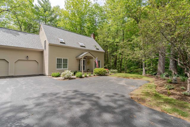 59 Stratham Green Road, Stratham, NH 03885