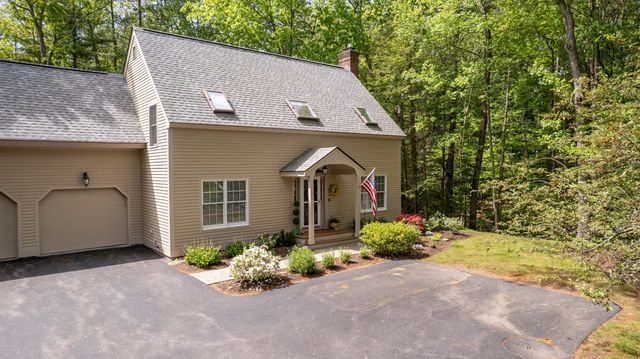 59 Stratham Green Road, Stratham, NH 03885