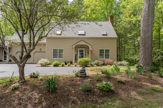 59 Stratham Green Road, Stratham, NH 03885
