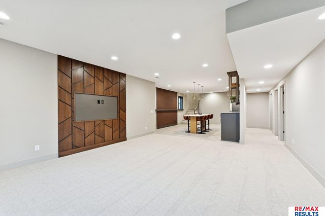 20102 W Street, Omaha, NE 68135