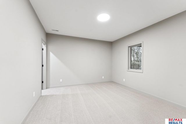 20102 W Street, Omaha, NE 68135