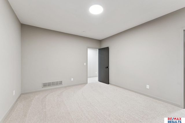 20102 W Street, Omaha, NE 68135