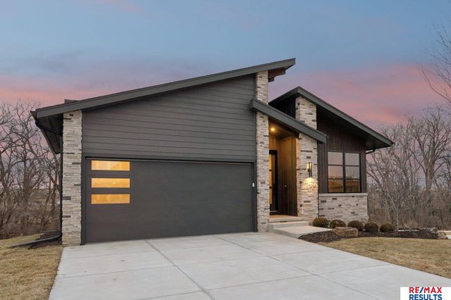 20102 W Street, Omaha, NE 68135