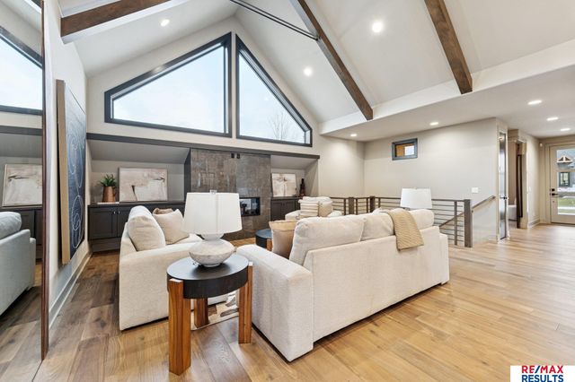 20102 W Street, Omaha, NE 68135